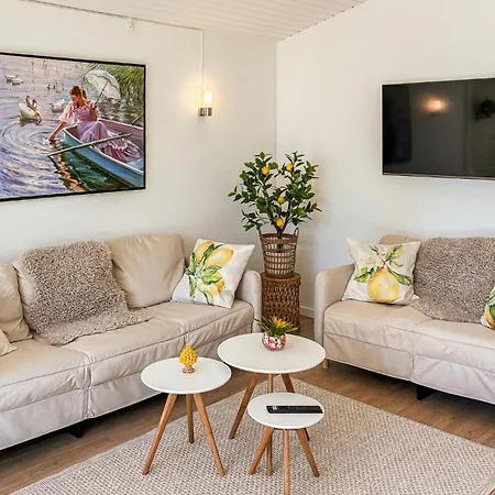 Hébergement de vacances 3 Bedroom Beautiful In