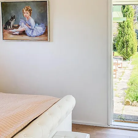 Hébergement de vacances 3 Bedroom Beautiful In *