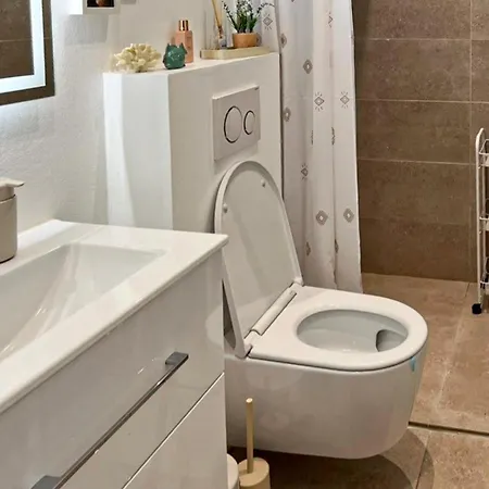 Casa vacanze 4 Bedroom Cozy In *